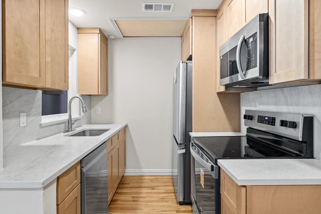 3919 Gilbert Avenue A, Dallas, TX 75219