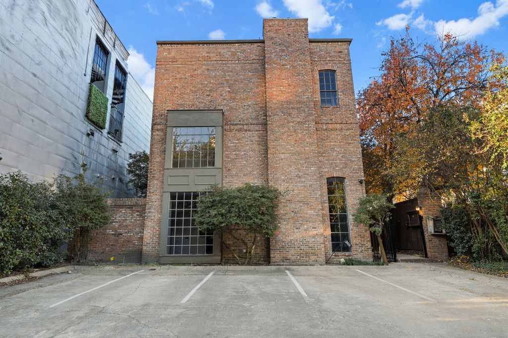 3919 Gilbert Avenue A, Dallas, TX 75219