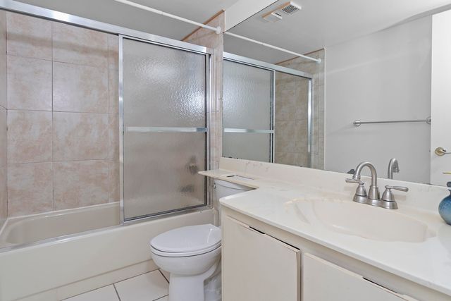 112 Lake Emerald Drive 209, Oakland Park, FL 33309