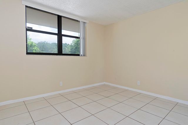 112 Lake Emerald Drive 209, Oakland Park, FL 33309