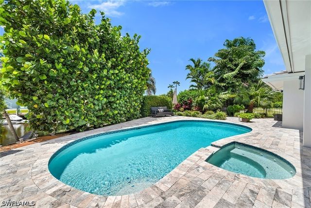 5215 Seashell AVE, Naples, FL 34103
