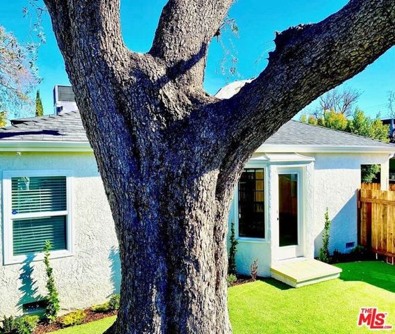 5222 Whitsett Avenue, Valley Village, CA 91607