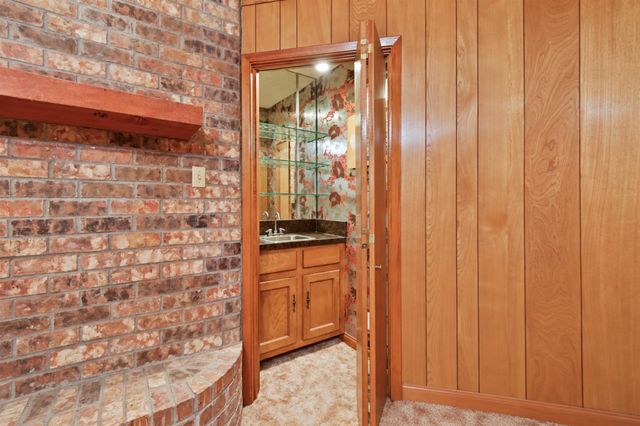 311 Wheeler Creek Court, Gainesville, TX 76240