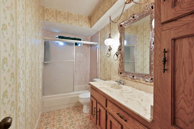 311 Wheeler Creek Court, Gainesville, TX 76240