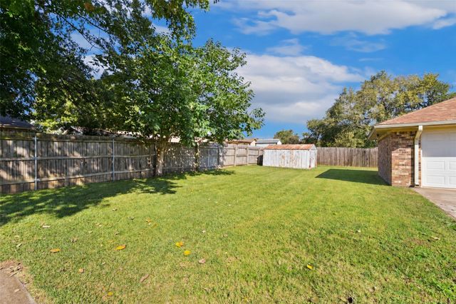 311 Wheeler Creek Court, Gainesville, TX 76240