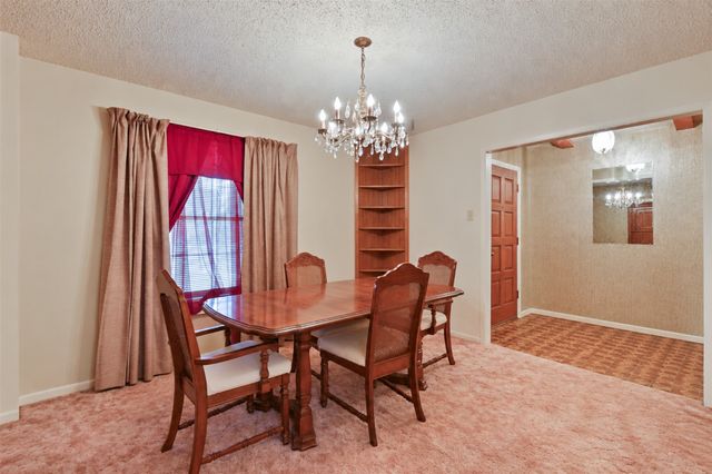 311 Wheeler Creek Court, Gainesville, TX 76240