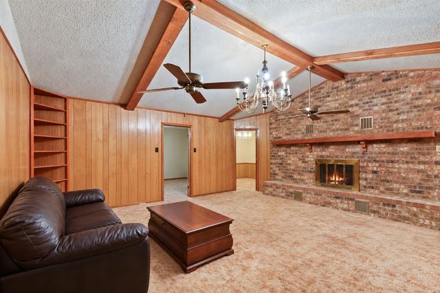 311 Wheeler Creek Court, Gainesville, TX 76240