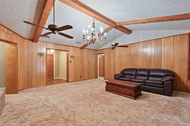 311 Wheeler Creek Court, Gainesville, TX 76240