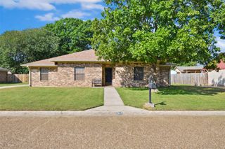 311 Wheeler Creek Court, Gainesville, TX 76240