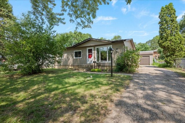 1108 S 10th Avenue, St. Charles, IL 60174