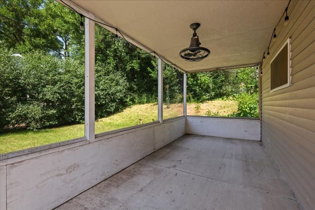 1108 S 10th Avenue, St. Charles, IL 60174
