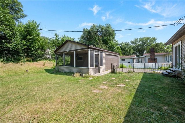1108 S 10th Avenue, St. Charles, IL 60174