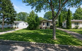 1108 S 10th Avenue, St. Charles, IL 60174
