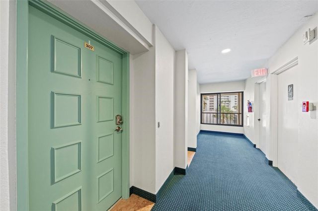 101 WHISPERING SANDS DRIVE 307, Sarasota, FL 34242