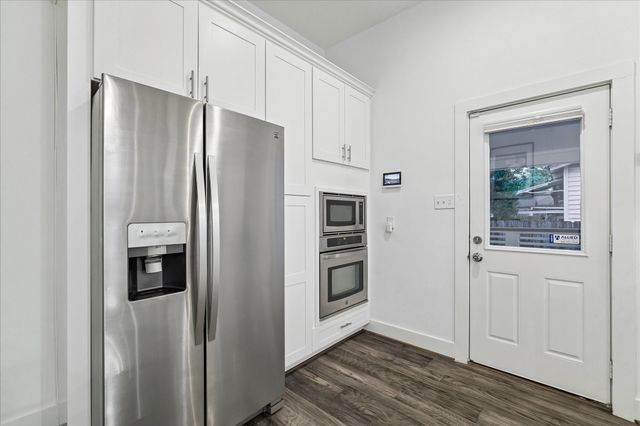 2112 Common Street, Houston, TX 77009