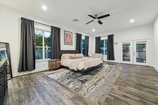 2112 Common Street, Houston, TX 77009