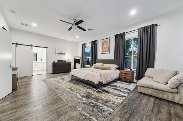 2112 Common Street, Houston, TX 77009