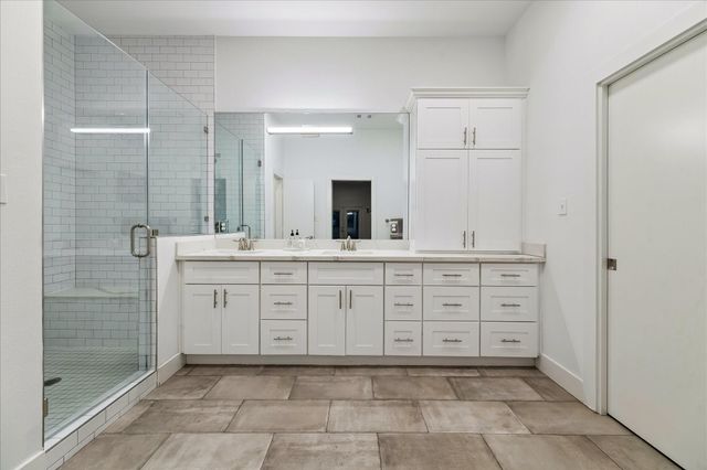 2112 Common Street, Houston, TX 77009