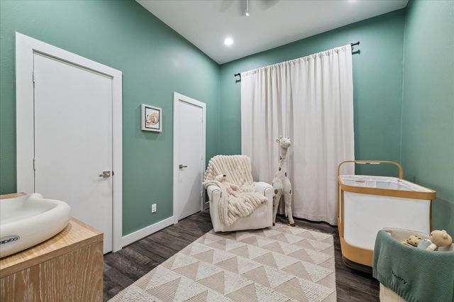 2112 Common Street, Houston, TX 77009