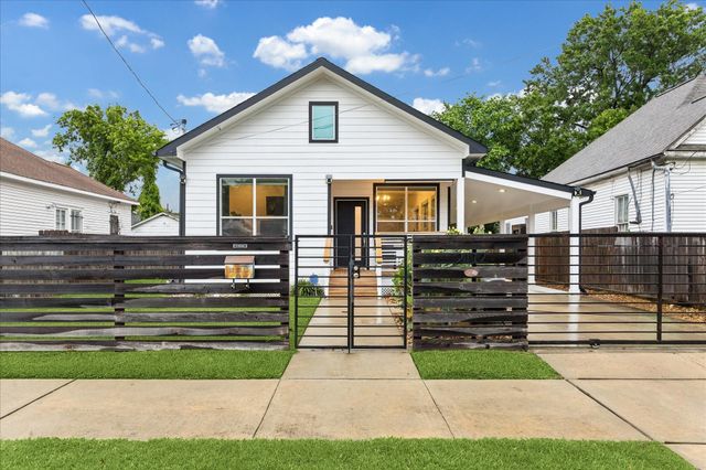 2112 Common Street, Houston, TX 77009