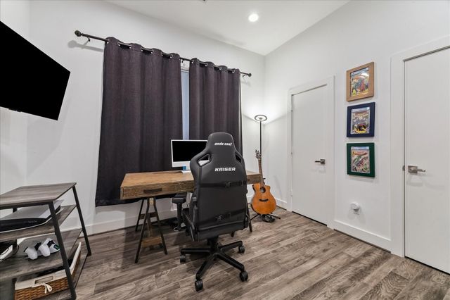 2112 Common Street, Houston, TX 77009