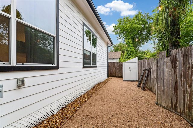 2112 Common Street, Houston, TX 77009