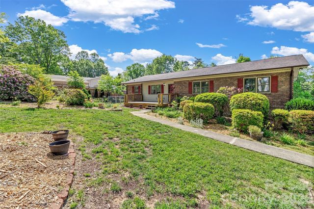 38 Chadwick Wade Drive, Asheville, NC 28804