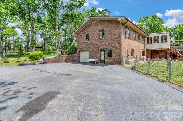 38 Chadwick Wade Drive, Asheville, NC 28804