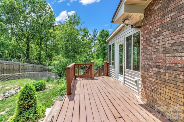 38 Chadwick Wade Drive, Asheville, NC 28804