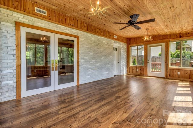 38 Chadwick Wade Drive, Asheville, NC 28804
