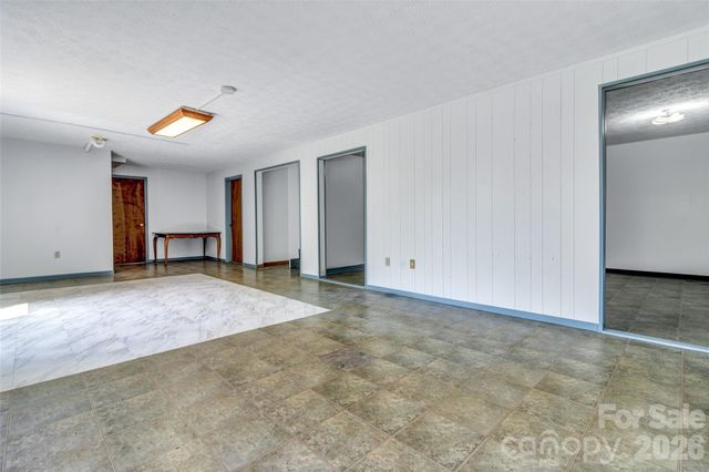 38 Chadwick Wade Drive, Asheville, NC 28804