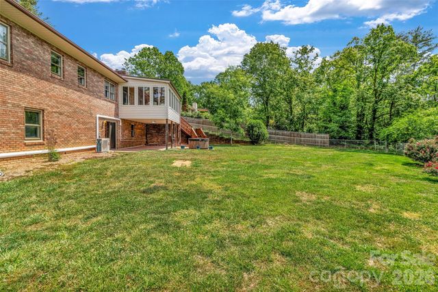 38 Chadwick Wade Drive, Asheville, NC 28804