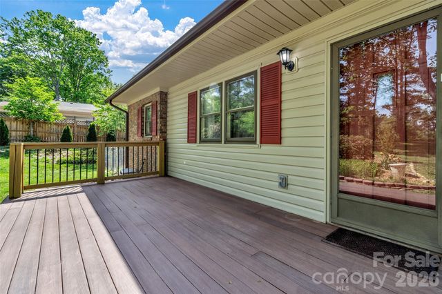 38 Chadwick Wade Drive, Asheville, NC 28804