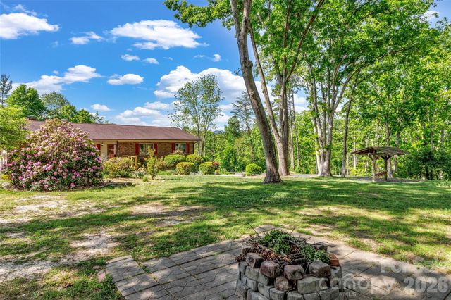 38 Chadwick Wade Drive, Asheville, NC 28804