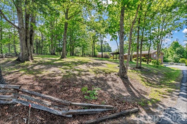 38 Chadwick Wade Drive, Asheville, NC 28804