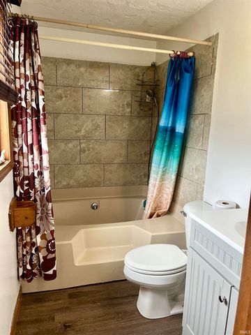 1430 Woodscliff Drive, Anderson, IN 46012