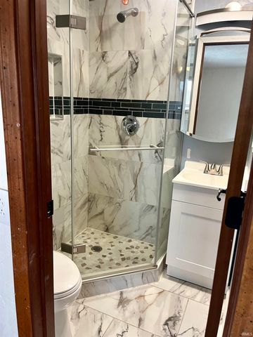1430 Woodscliff Drive, Anderson, IN 46012