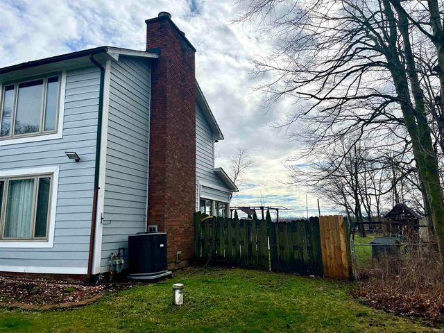 1430 Woodscliff Drive, Anderson, IN 46012