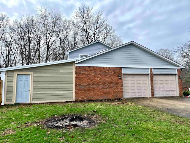 1430 Woodscliff Drive, Anderson, IN 46012