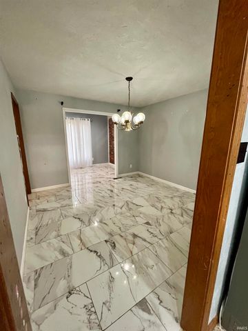 1430 Woodscliff Drive, Anderson, IN 46012