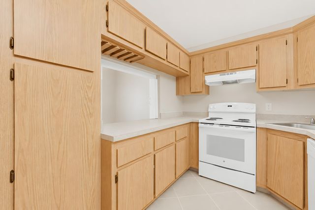 821 Sky Pine Way D1, Greenacres, FL 33415