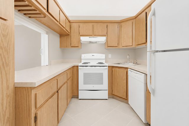 821 Sky Pine Way D1, Greenacres, FL 33415