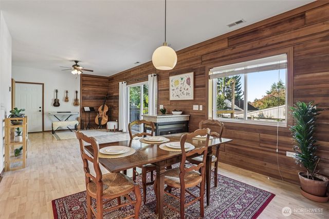 511 Van de Vanter Avenue, Kent, WA 98030