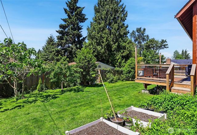 511 Van de Vanter Avenue, Kent, WA 98030