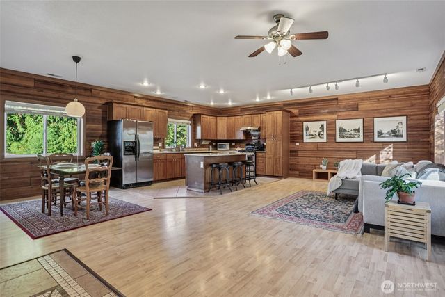 511 Van de Vanter Avenue, Kent, WA 98030