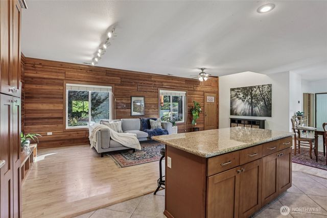 511 Van de Vanter Avenue, Kent, WA 98030