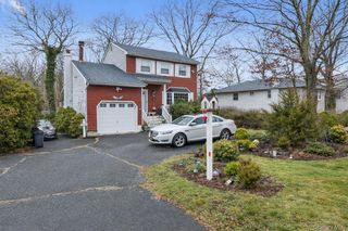 4069 Express Drive N, Ronkonkoma, NY 11779