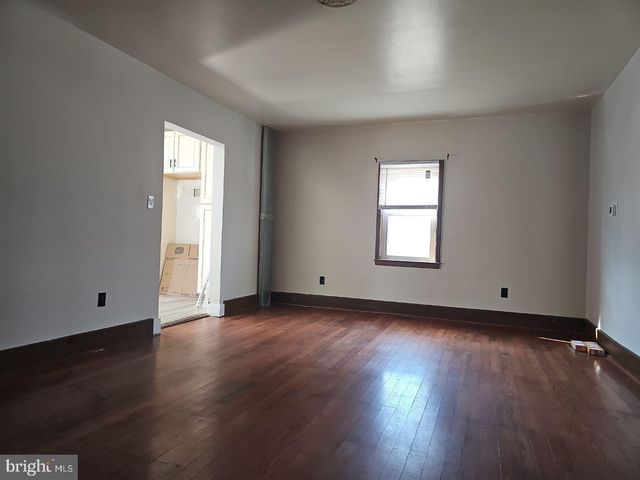 26 MARKET LN, Greenwich, NJ 08323