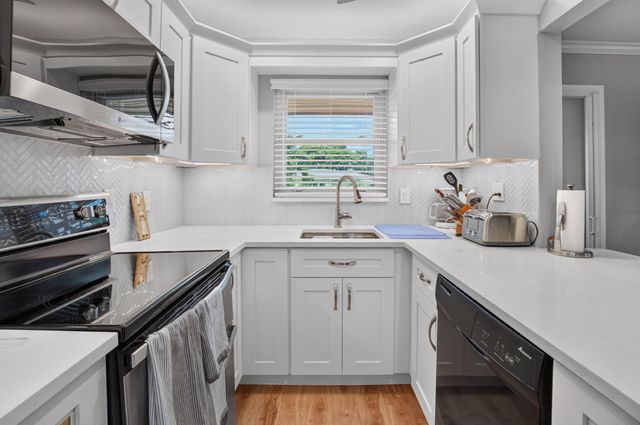 190 N HIGH POINT Boulevard A, Boynton Beach, FL 33435