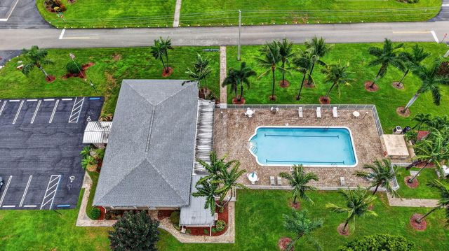 190 N HIGH POINT Boulevard A, Boynton Beach, FL 33435